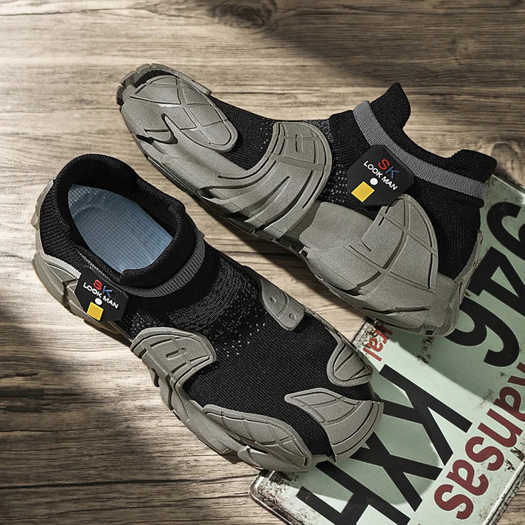 Trendy men's mecha shoes breathable knitted casual sports shoes mid top socks shoes comfortable sock sneakers Sock-like shoes