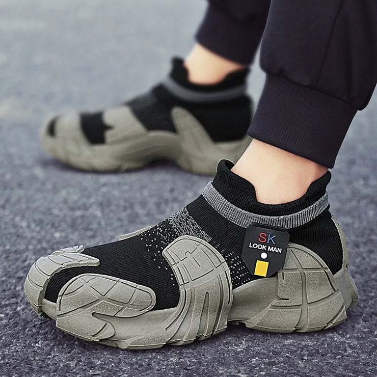 Trendy men's mecha shoes breathable knitted casual sports shoes mid top socks shoes comfortable sock sneakers Sock-like shoes